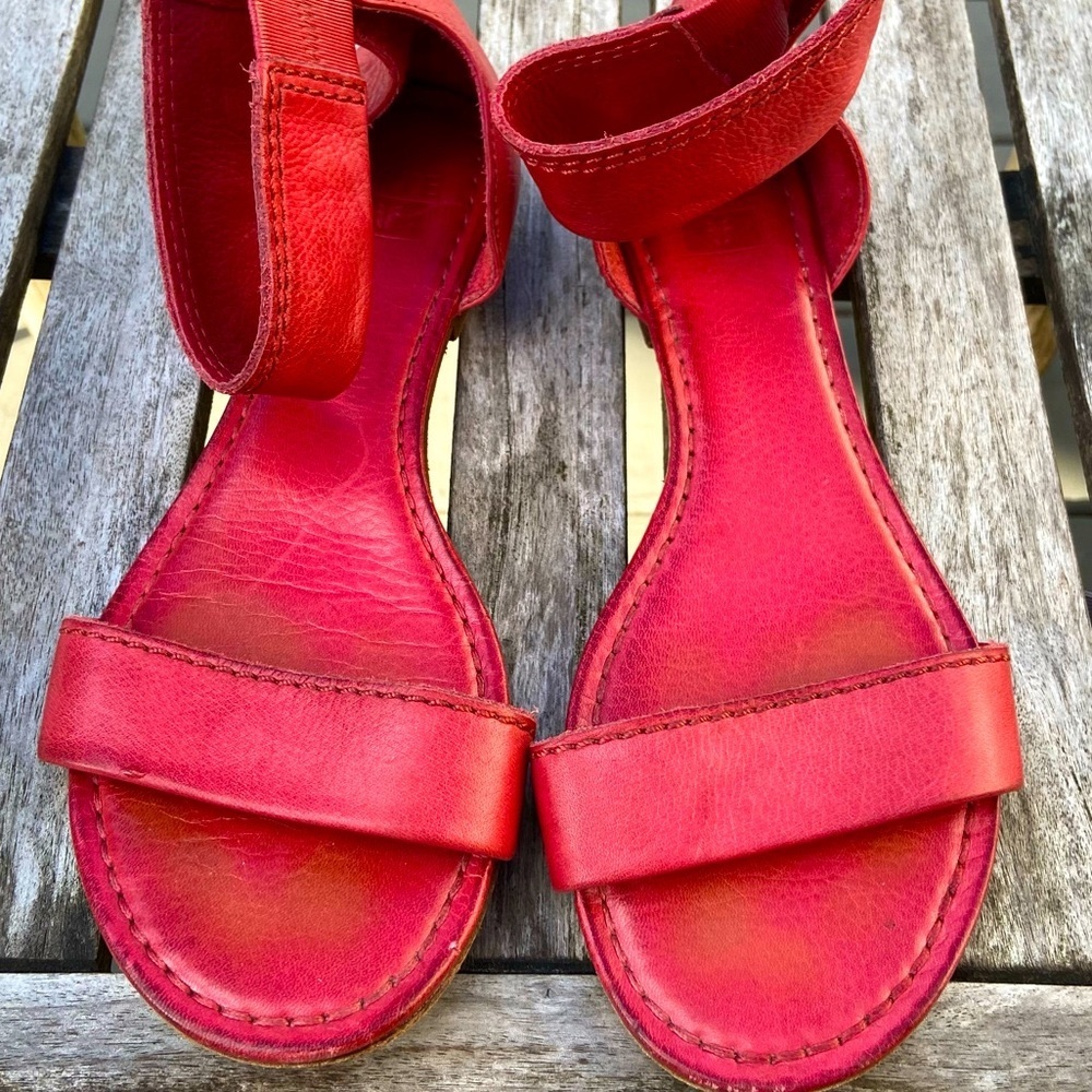 SOLD******* FRYE GLADIATOR SANDALS RED 8